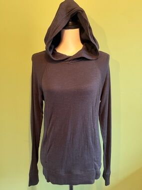 Lululemon Lightweight Hooded Long Sleeve Top in Dark Charcoal